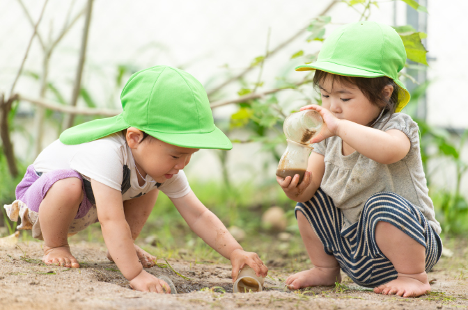 五感で遊べば「遊びが育　心が育つ」