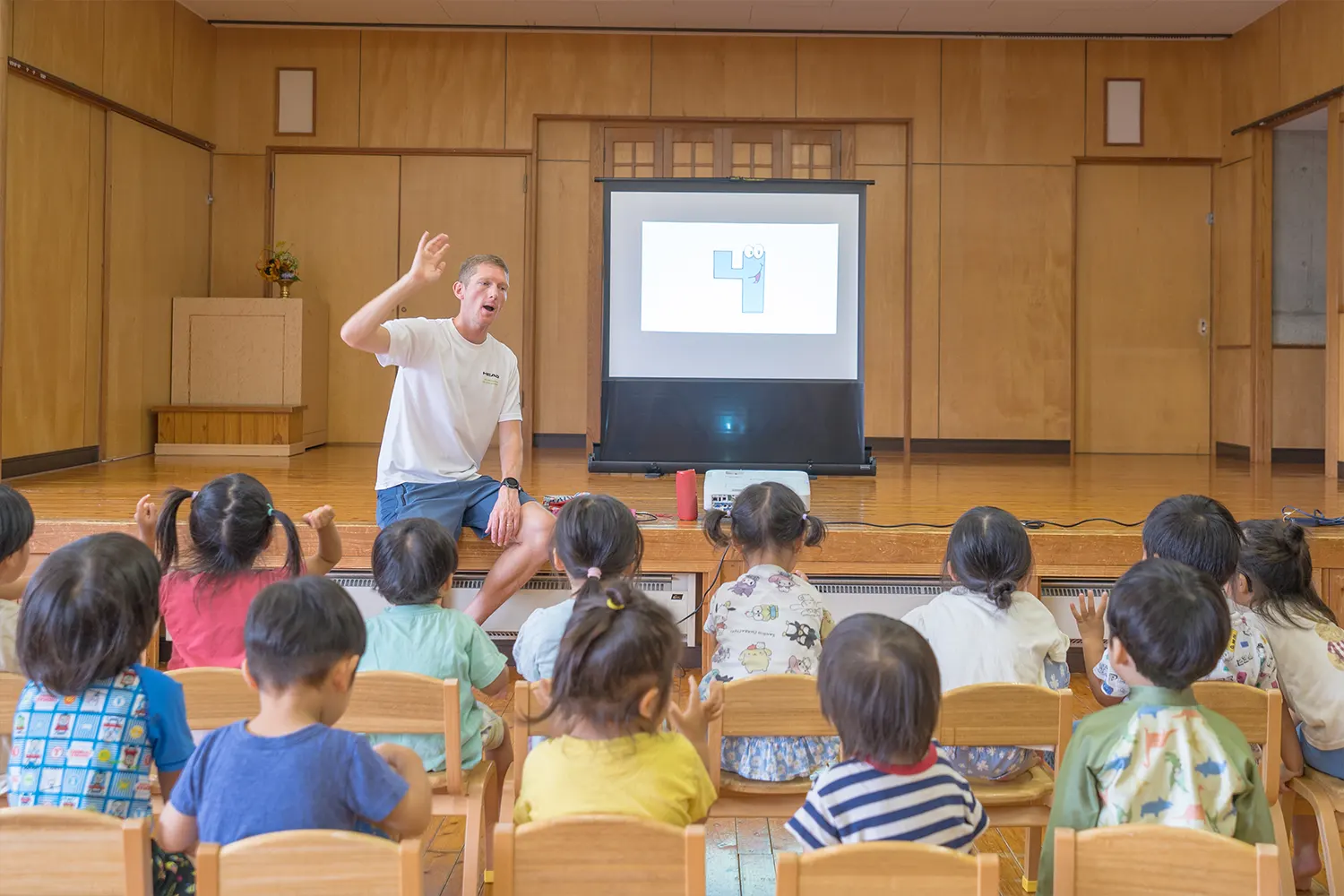 かもと乳児保育園ホンモノ体験-外国人英語講師